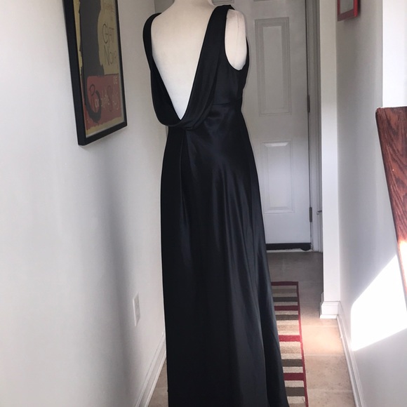 Gorgeous Basic Black Full Length Gown π - Picture 6 of 8